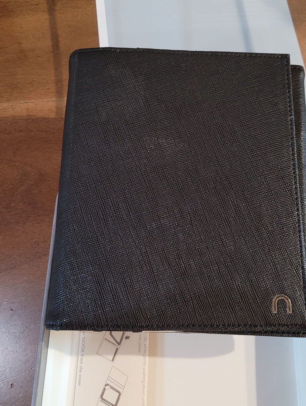 NOOK eReader And Cover. Barnes & Noble. 6 In Touch Screen. Simple Touch eReader - Picture 13 of 15